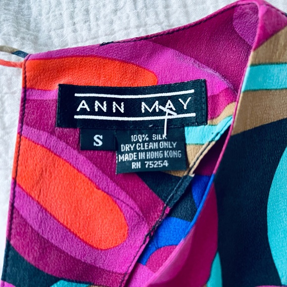 Vintage (?) Silk Floral Boho Colorful Short Sleeve Top Anthro Marimekko Style - Picture 9 of 10